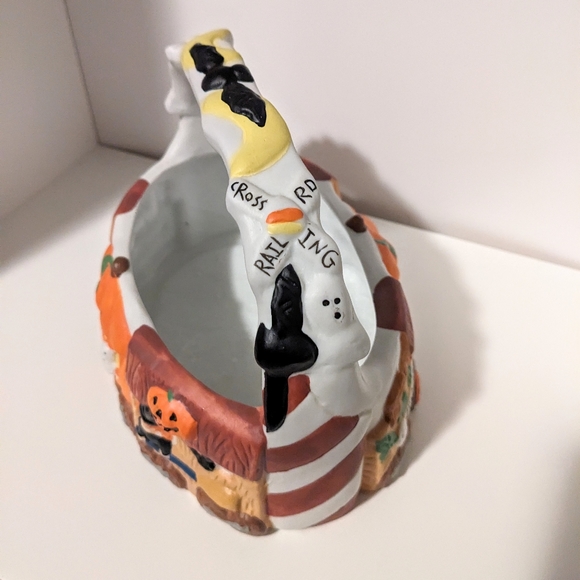 Vintage Halloween ceramic basket - Picture 2 of 6